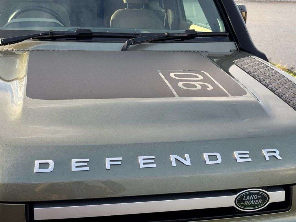 A 2021 LAND ROVER DEFENDER 3.0 D250 MHEV First Edition SUV 3dr Diesel Auto 4WD Euro 6 (s/s) (250 ps) * A 2021 LAND ROVER DEFENDER 3.0 D250 MHEV First Edition SUV 3dr Diesel Auto 4WD Euro 6 (s/s) (250 ps) *