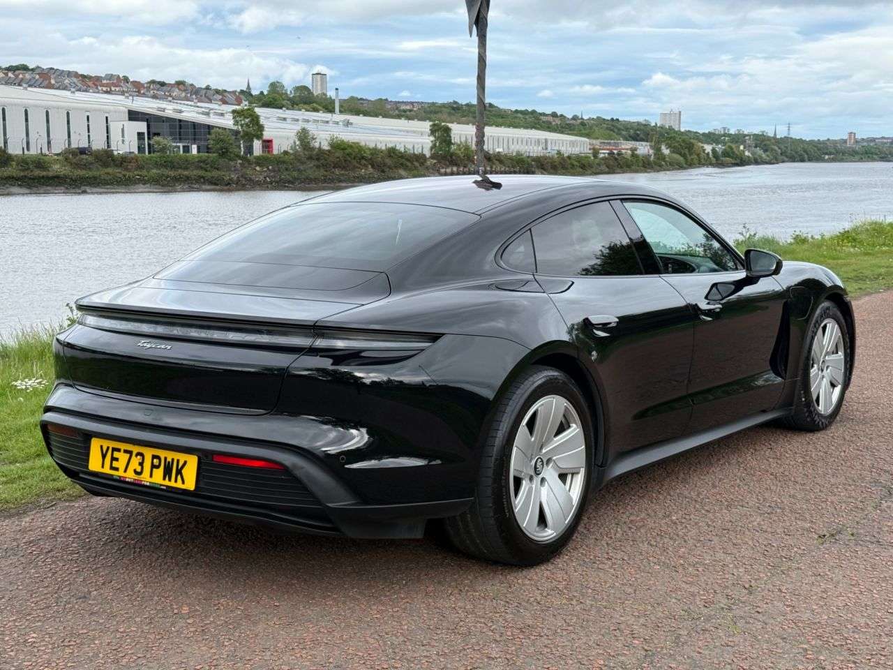 A 2023 PORSCHE TAYCAN Performance 79.2kWh Saloon 4dr Electric Auto RWD (11kW Charger) (408 ps) FI A 2023 PORSCHE TAYCAN Performance 79.2kWh Saloon 4dr Electric Auto RWD (11kW Charger) (408 ps) FI
