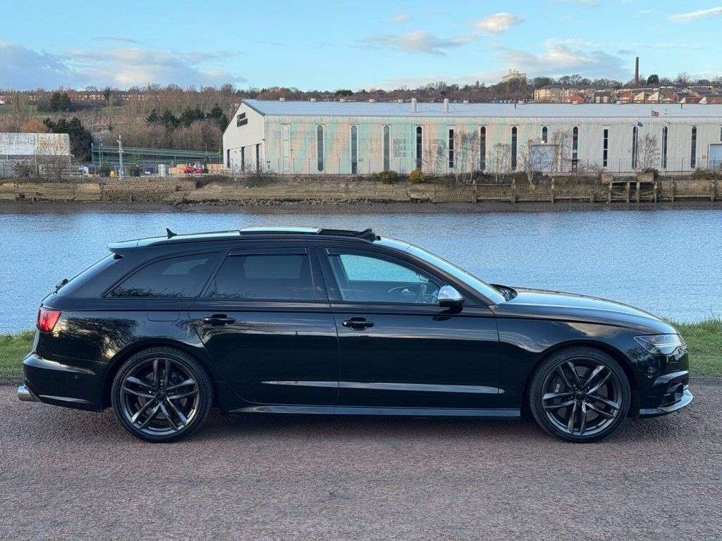 A 2017 AUDI S6 AVANT 4.0 TFSI V8 Black Edition Estate 5dr Petrol S Tronic quattro Euro 6 (s/s) ( A 2017 AUDI S6 AVANT 4.0 TFSI V8 Black Edition Estate 5dr Petrol S Tronic quattro Euro 6 (s/s) (