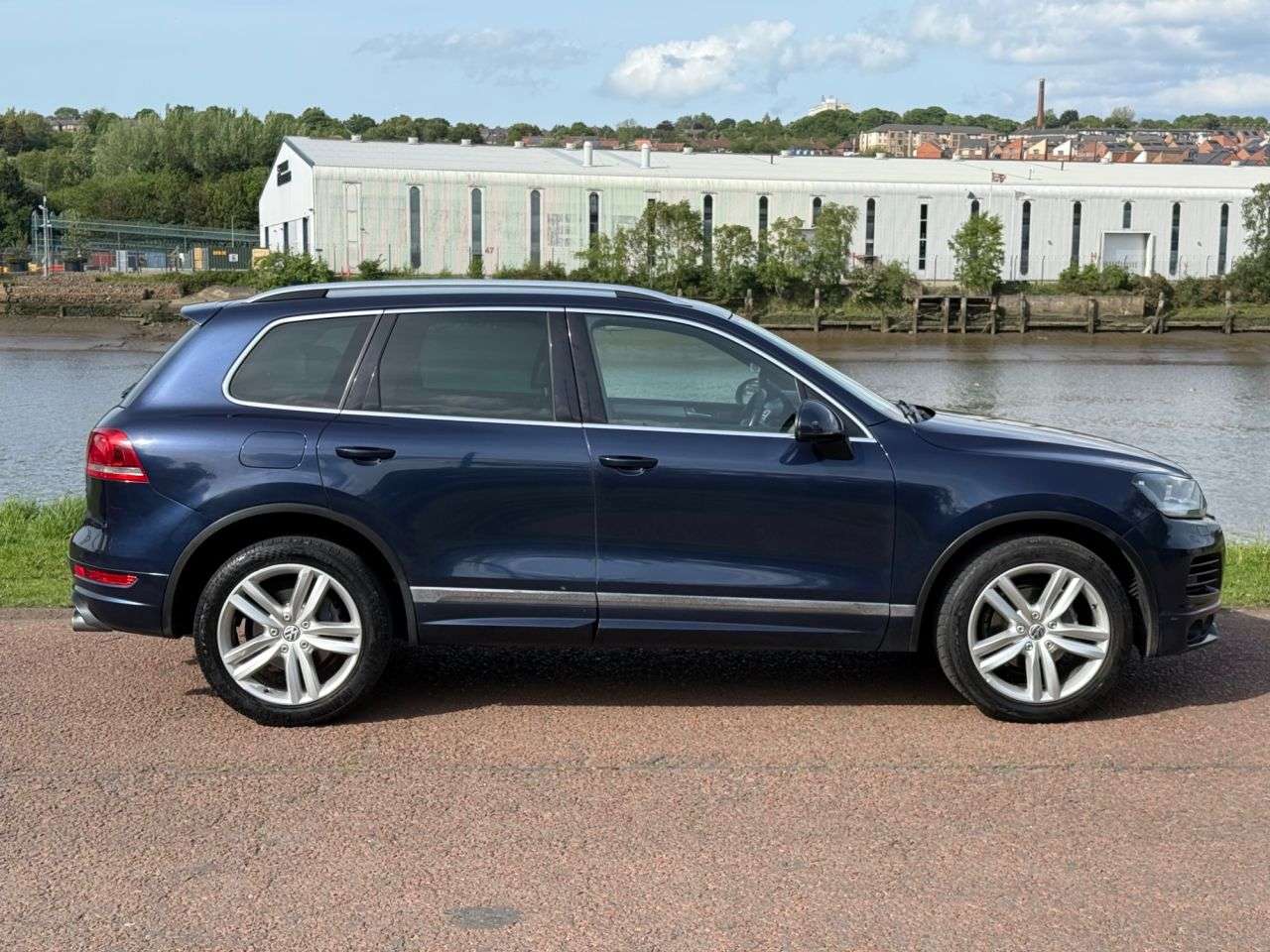 A 2012 VOLKSWAGEN TOUAREG 3.0 TDI V6 BlueMotion Tech Altitude SUV 5dr Diesel Tiptronic 4WD Euro 5 (s/ A 2012 VOLKSWAGEN TOUAREG 3.0 TDI V6 BlueMotion Tech Altitude SUV 5dr Diesel Tiptronic 4WD Euro 5 (s/