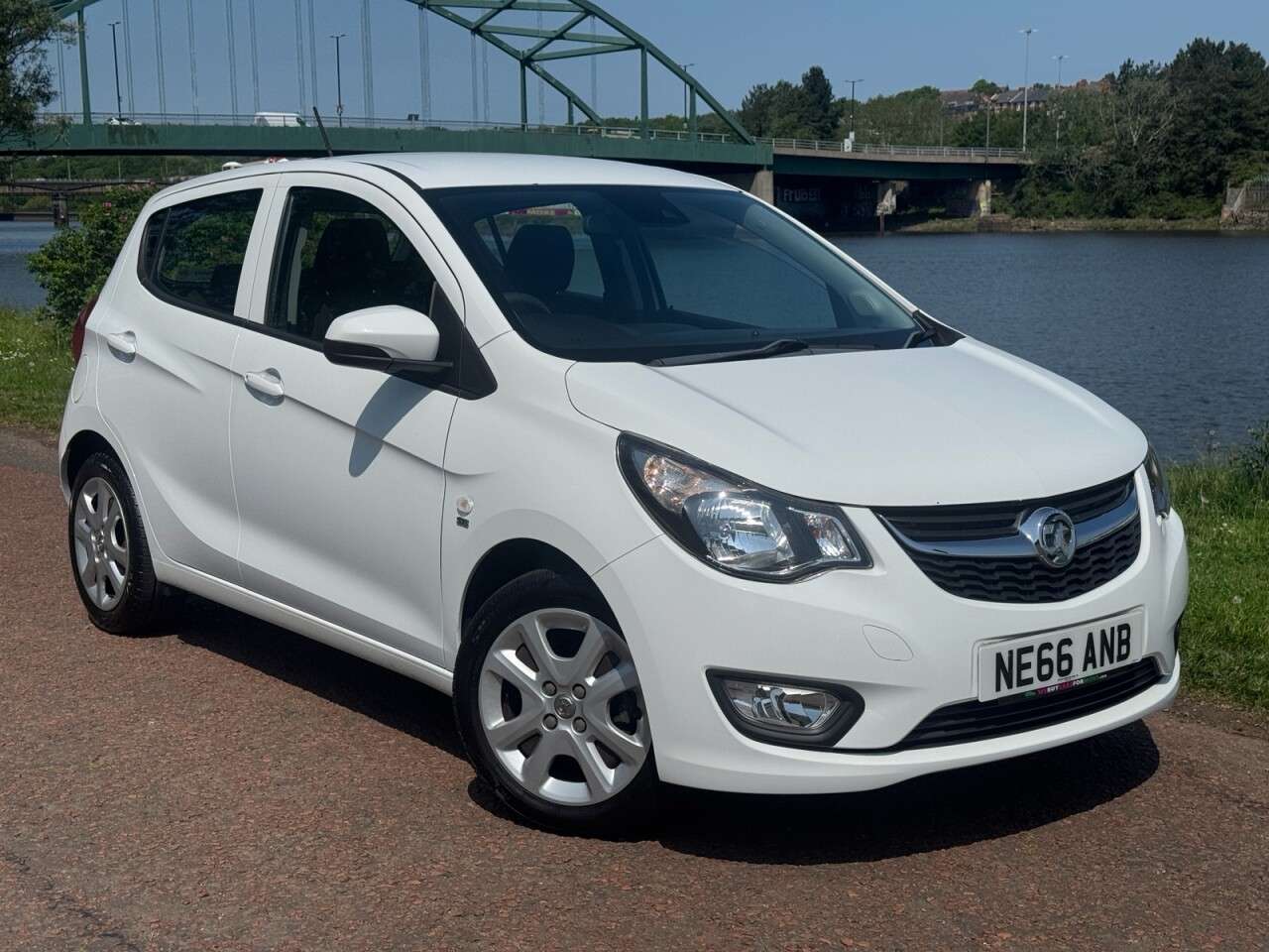 A 2016 VAUXHALL VIVA 1.0i SE Hatchback 5dr Petrol Manual Euro 6 (a/c) (75 ps) **AIR CON** A 2016 VAUXHALL VIVA 1.0i SE Hatchback 5dr Petrol Manual Euro 6 (a/c) (75 ps) **AIR CON**