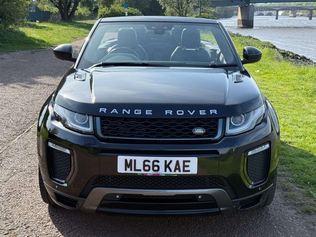 A 2016 LAND ROVER RANGE ROVER EVOQUE 2.0 TD4 HSE Dynamic Convertible 2dr Diesel Auto 4WD Euro 6 (s/s) (180 ps) * A 2016 LAND ROVER RANGE ROVER EVOQUE 2.0 TD4 HSE Dynamic Convertible 2dr Diesel Auto 4WD Euro 6 (s/s) (180 ps) *