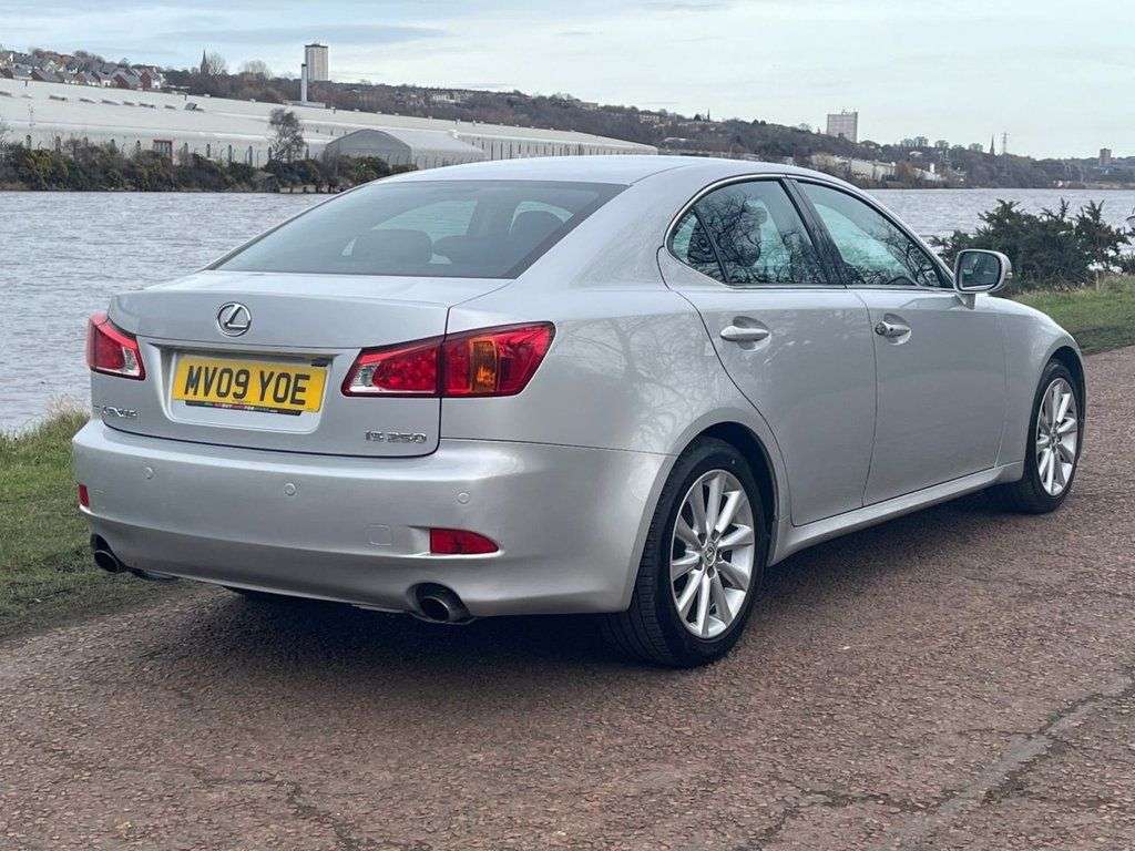 A 2009 LEXUS IS 2.5 250 SE-I Saloon 4dr Petrol Automatic (214 g/km, 204 bhp) **CRUISE CONTR A 2009 LEXUS IS 2.5 250 SE-I Saloon 4dr Petrol Automatic (214 g/km, 204 bhp) **CRUISE CONTR