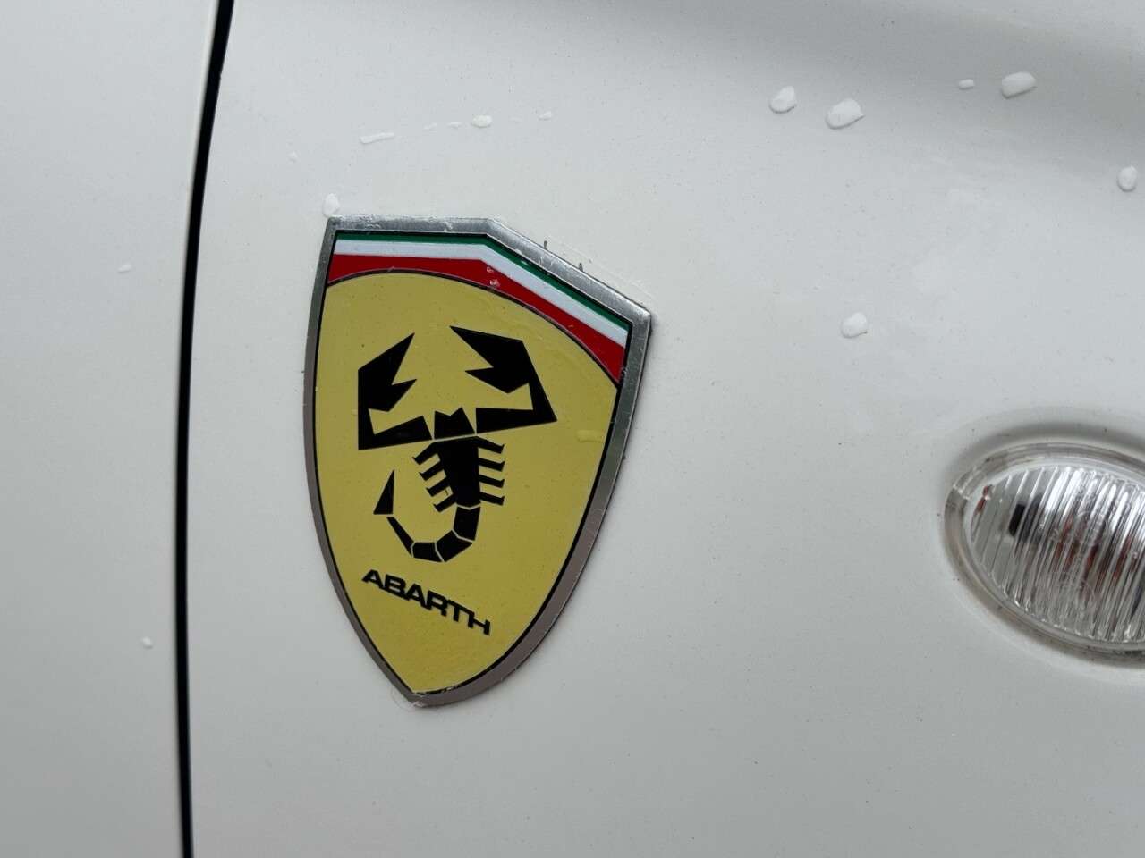 2017 ABARTH 595 2017 ABARTH 595