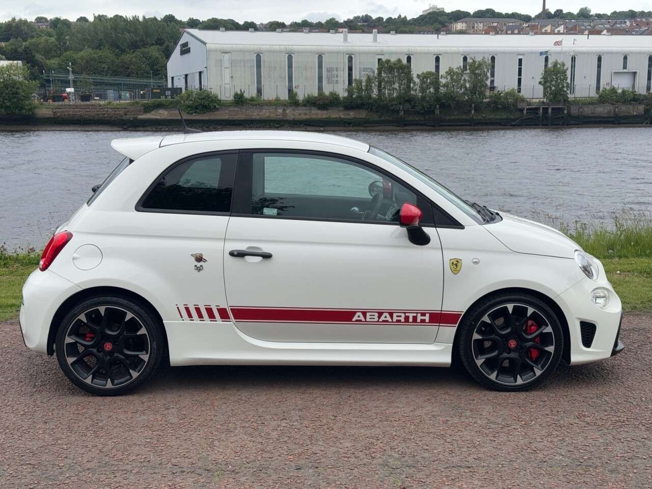 2017 ABARTH 595 2017 ABARTH 595