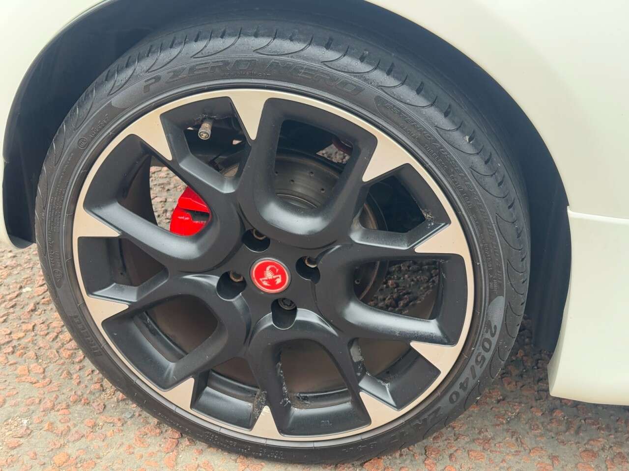 2017 ABARTH 595 2017 ABARTH 595