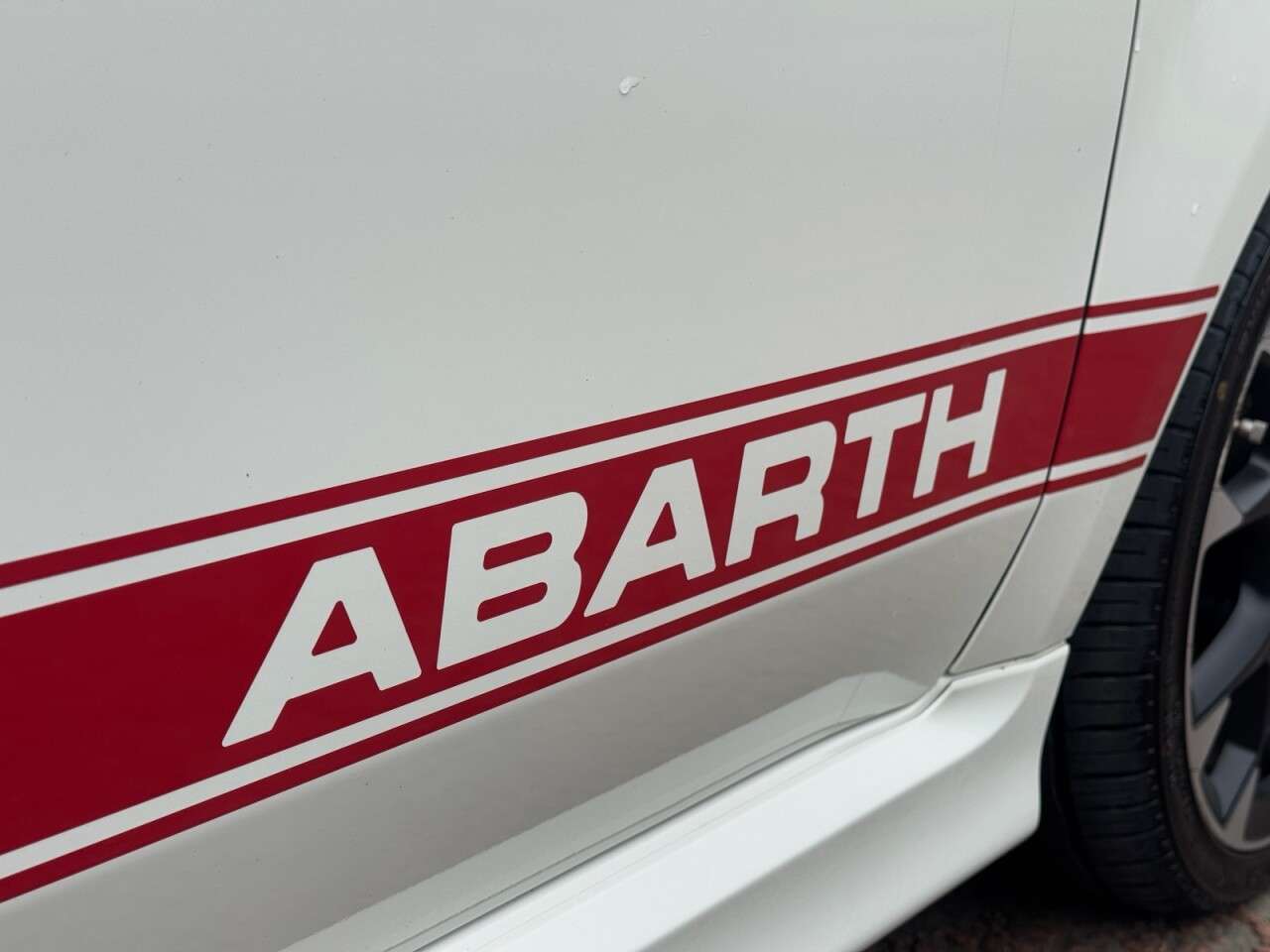 2017 ABARTH 595 2017 ABARTH 595