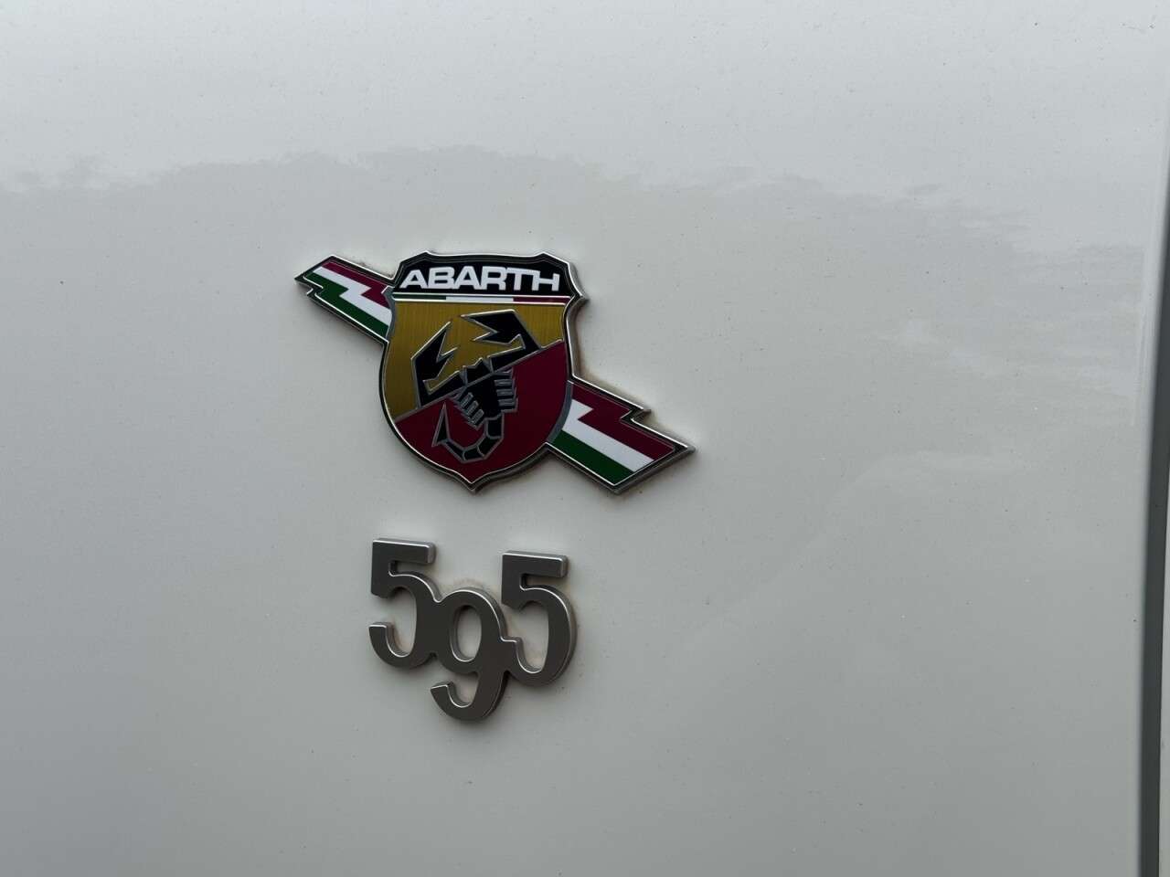 2017 ABARTH 595 2017 ABARTH 595