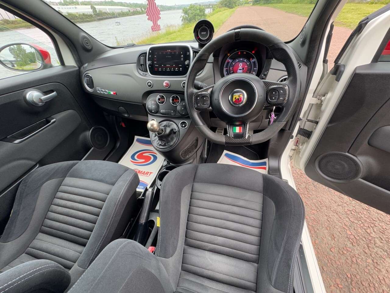 2017 ABARTH 595 2017 ABARTH 595