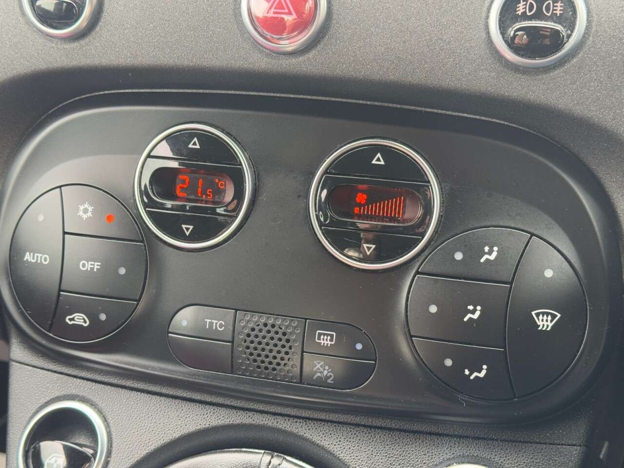 2017 ABARTH 595 2017 ABARTH 595
