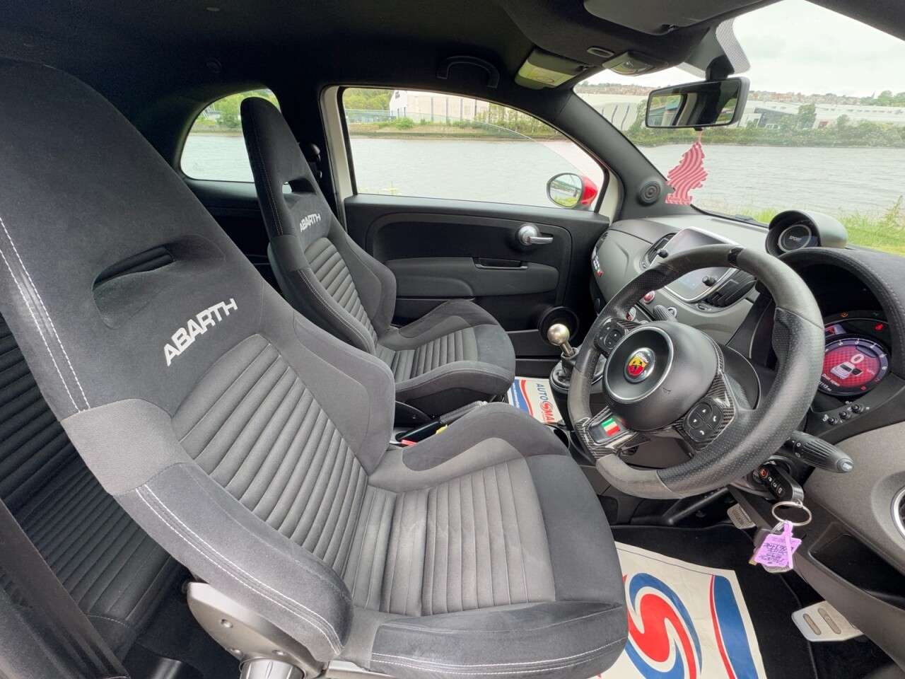 2017 ABARTH 595 2017 ABARTH 595