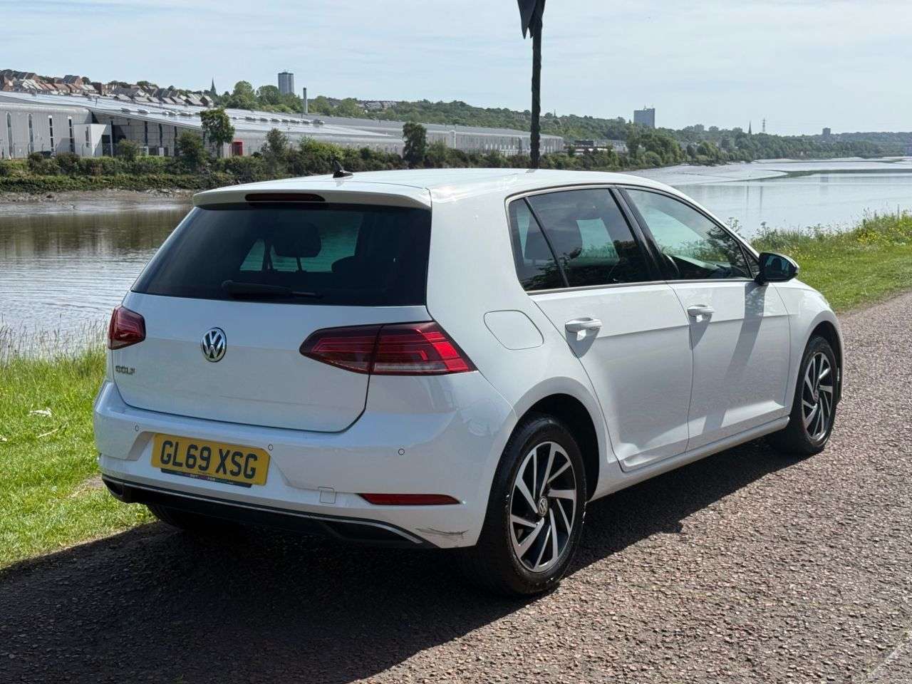 A 2019 VOLKSWAGEN GOLF 1.0 TSI Match Edition Hatchback 5dr Petrol Manual Euro 6 (s/s) (115 ps) **H A 2019 VOLKSWAGEN GOLF 1.0 TSI Match Edition Hatchback 5dr Petrol Manual Euro 6 (s/s) (115 ps) **H
