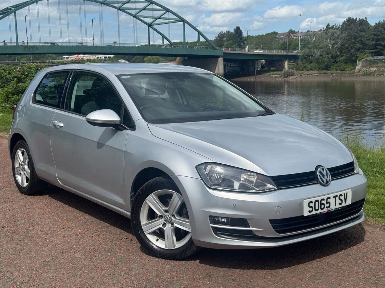 A 2016 VOLKSWAGEN GOLF 1.6 TDI BlueMotion Tech Match Hatchback 3dr Diesel Manual Euro 5 (s/s) (105 A 2016 VOLKSWAGEN GOLF 1.6 TDI BlueMotion Tech Match Hatchback 3dr Diesel Manual Euro 5 (s/s) (105