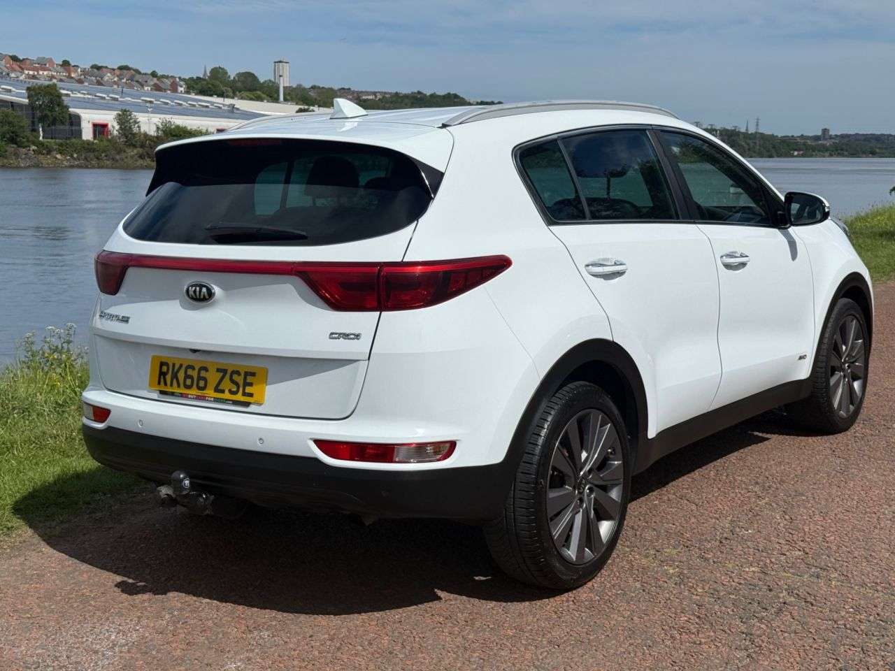 A 2016 KIA SPORTAGE 2.0 CRDi KX-3 SUV 5dr Diesel Auto AWD Euro 6 (134 bhp) **REVERSE CAMERA** A 2016 KIA SPORTAGE 2.0 CRDi KX-3 SUV 5dr Diesel Auto AWD Euro 6 (134 bhp) **REVERSE CAMERA**