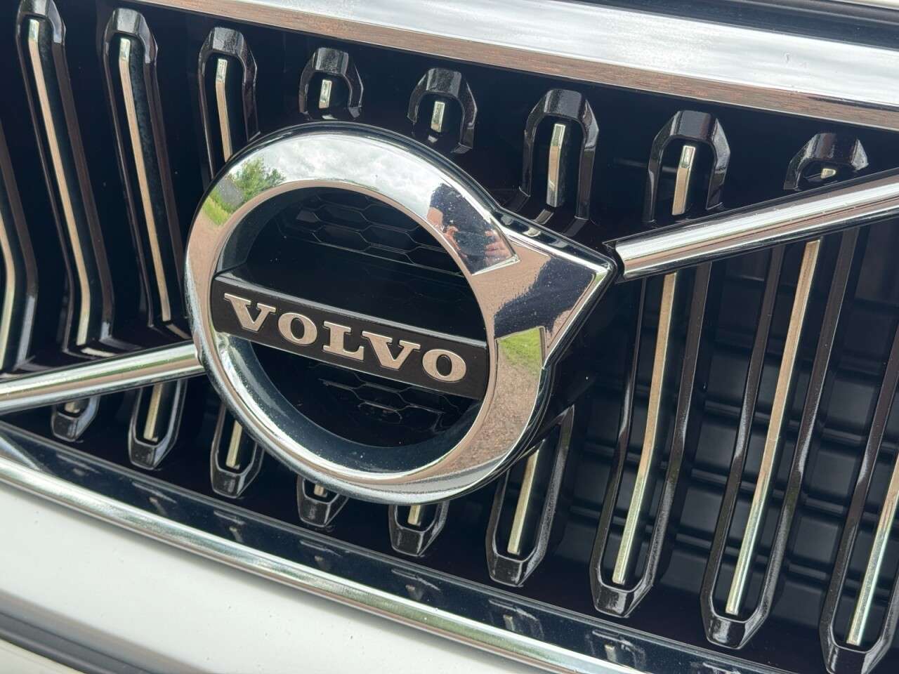A 2018 VOLVO XC40 2.0 D3 Inscription Pro SUV 5dr Diesel Auto Euro 6 (s/s) (150 ps) FULL SERVI A 2018 VOLVO XC40 2.0 D3 Inscription Pro SUV 5dr Diesel Auto Euro 6 (s/s) (150 ps) FULL SERVI