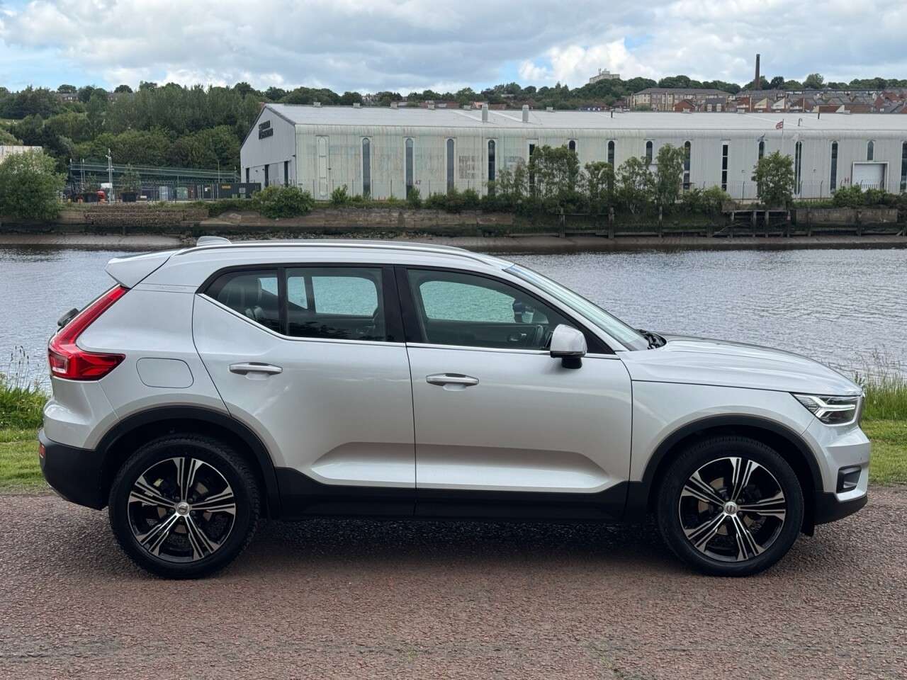 A 2018 VOLVO XC40 2.0 D3 Inscription Pro SUV 5dr Diesel Auto Euro 6 (s/s) (150 ps) FULL SERVI A 2018 VOLVO XC40 2.0 D3 Inscription Pro SUV 5dr Diesel Auto Euro 6 (s/s) (150 ps) FULL SERVI