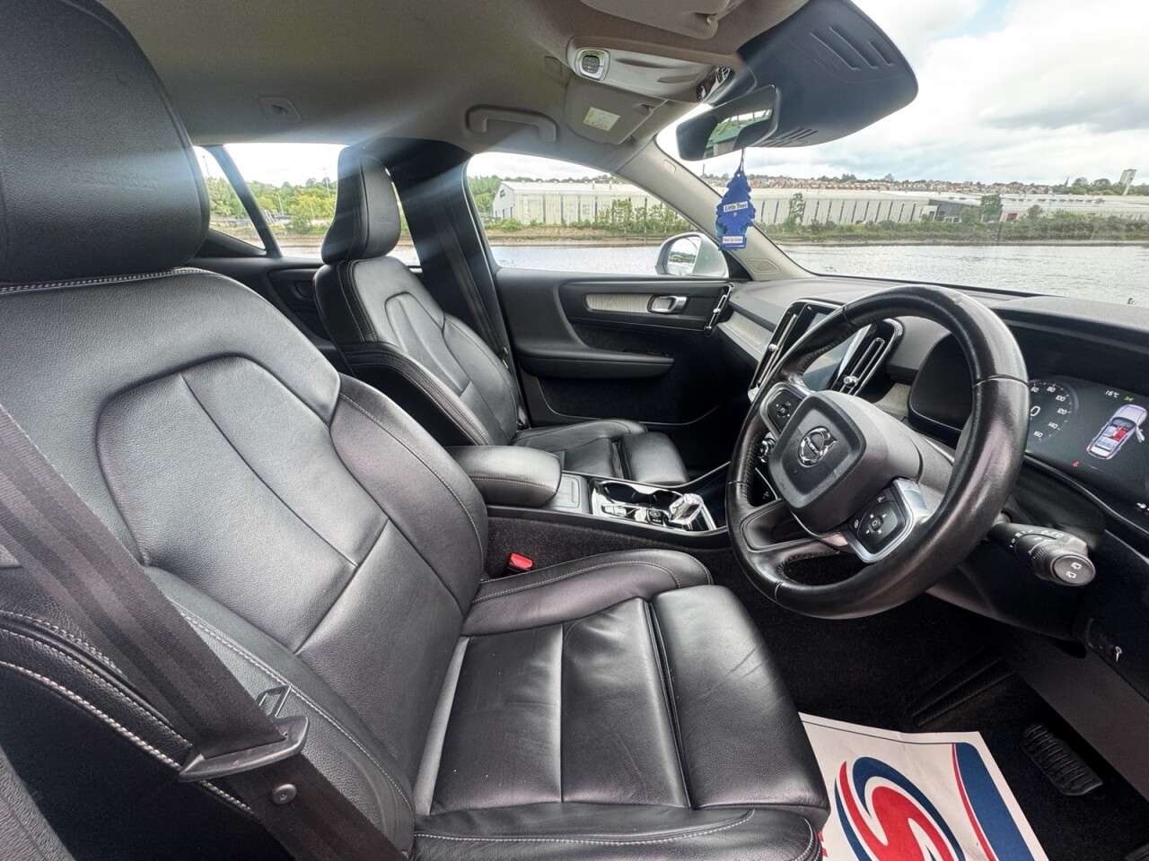2018 VOLVO XC40 2018 VOLVO XC40