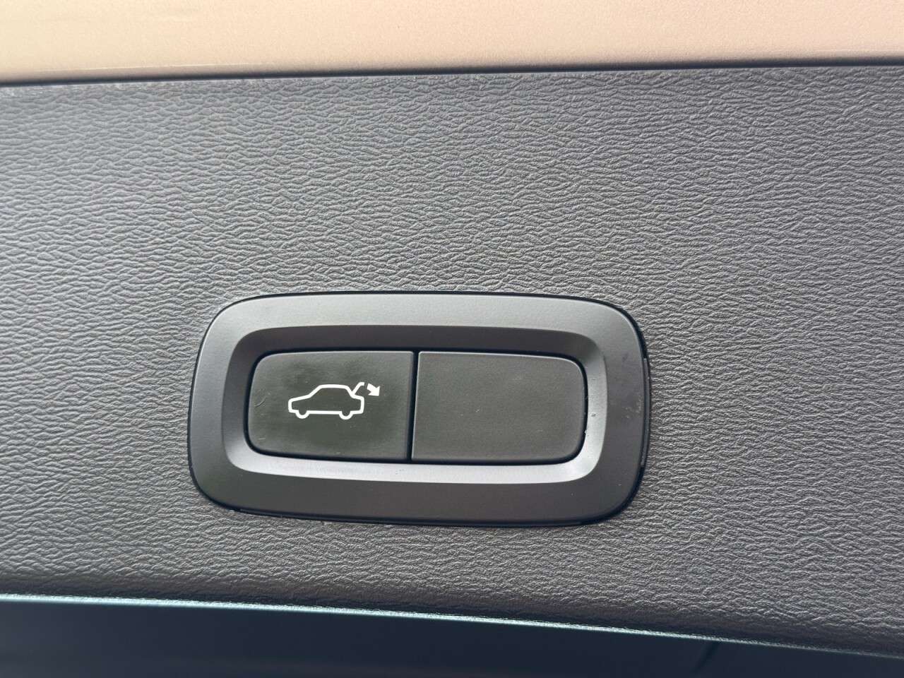 2018 VOLVO XC40 2018 VOLVO XC40