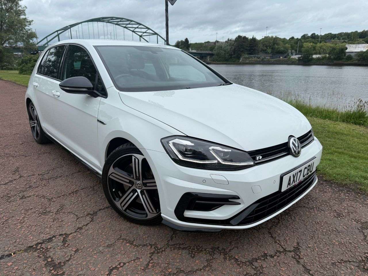 A 2017 VOLKSWAGEN GOLF 2.0 TSI BlueMotion Tech R Hatchback 5dr Petrol DSG 4Motion Euro 6 (s/s) (31 A 2017 VOLKSWAGEN GOLF 2.0 TSI BlueMotion Tech R Hatchback 5dr Petrol DSG 4Motion Euro 6 (s/s) (31