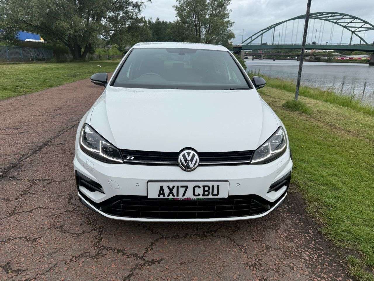 A 2017 VOLKSWAGEN GOLF 2.0 TSI BlueMotion Tech R Hatchback 5dr Petrol DSG 4Motion Euro 6 (s/s) (31 A 2017 VOLKSWAGEN GOLF 2.0 TSI BlueMotion Tech R Hatchback 5dr Petrol DSG 4Motion Euro 6 (s/s) (31