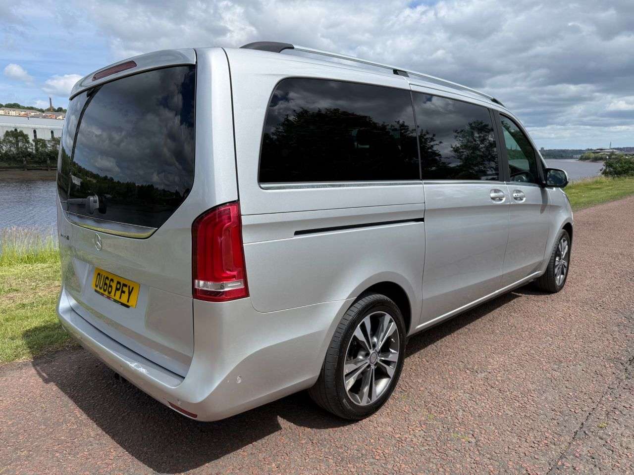 A 2016 MERCEDES-BENZ V-CLASS 2.2 V250d Sport MPV 5dr Diesel G-Tronic+ Euro 6 (s/s) 8 Seat LWB (190 ps) F A 2016 MERCEDES-BENZ V-CLASS 2.2 V250d Sport MPV 5dr Diesel G-Tronic+ Euro 6 (s/s) 8 Seat LWB (190 ps) F