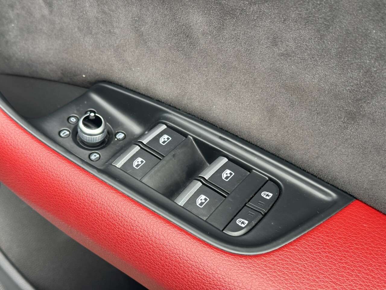 2023 AUDI SQ7 2023 AUDI SQ7