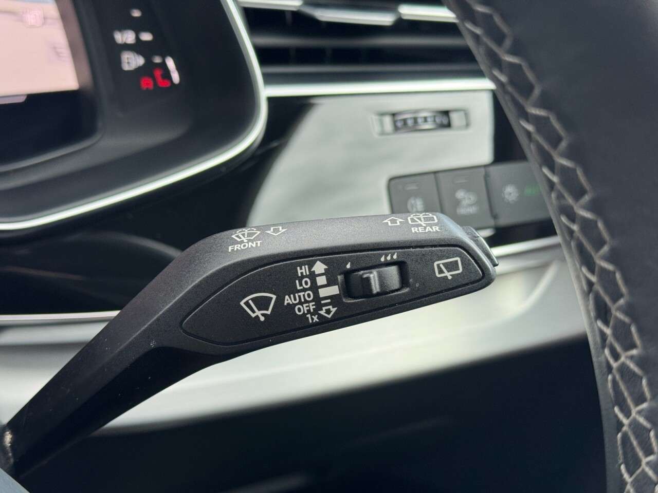 2023 AUDI SQ7 2023 AUDI SQ7