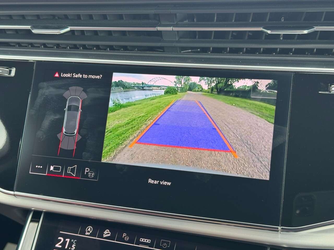 2023 AUDI SQ7 2023 AUDI SQ7