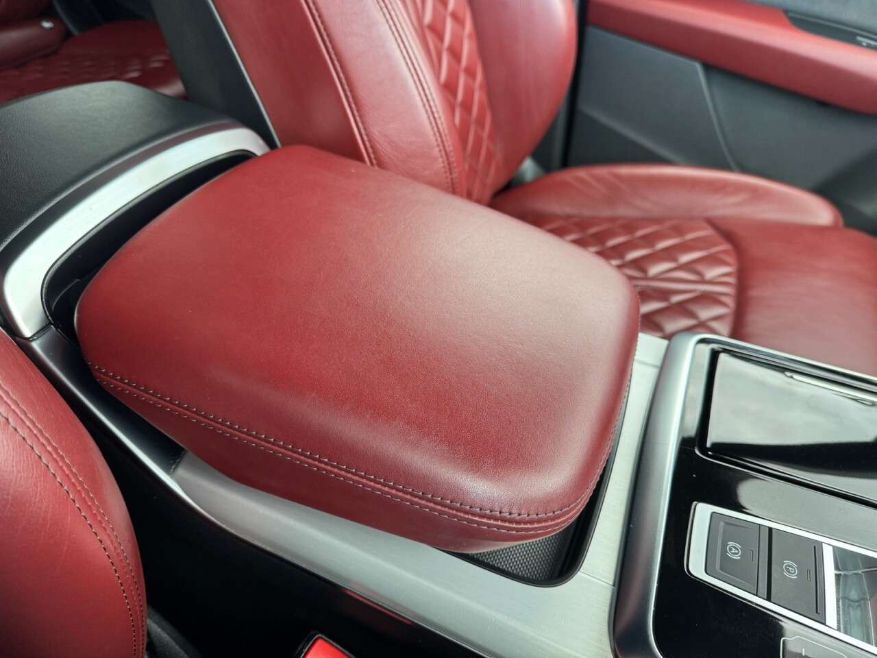 2023 AUDI SQ7 2023 AUDI SQ7
