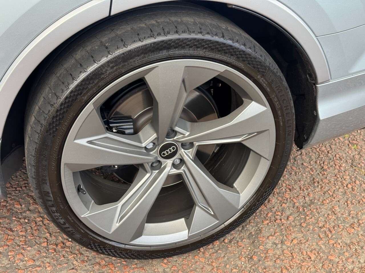 2023 AUDI SQ7 2023 AUDI SQ7