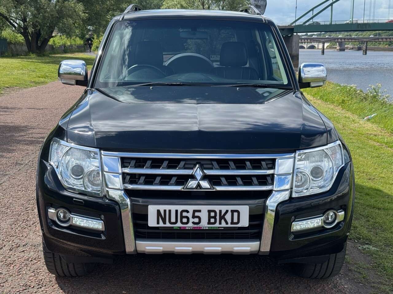 A 2015 MITSUBISHI SHOGUN 3.2 DI-DC Warrior SUV 3dr Diesel Manual 4WD L3 (207 g/km, 197 bhp) SERVICE A 2015 MITSUBISHI SHOGUN 3.2 DI-DC Warrior SUV 3dr Diesel Manual 4WD L3 (207 g/km, 197 bhp) SERVICE
