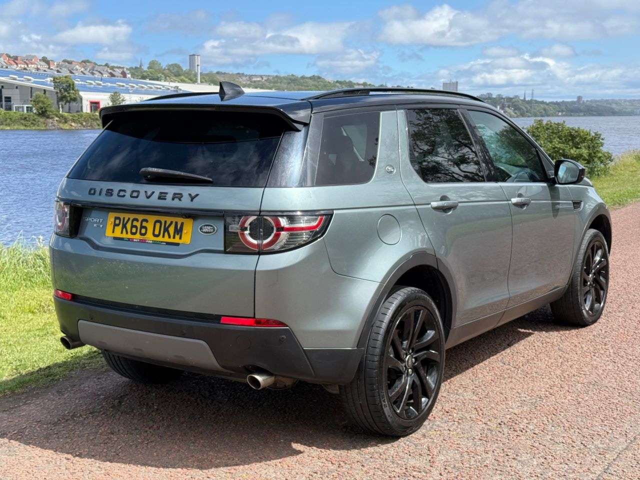 A 2016 LAND ROVER DISCOVERY SPORT 2.0 TD4 HSE Black SUV 5dr Diesel Auto 4WD Euro 6 (s/s) (180 ps) FULL BLACK A 2016 LAND ROVER DISCOVERY SPORT 2.0 TD4 HSE Black SUV 5dr Diesel Auto 4WD Euro 6 (s/s) (180 ps) FULL BLACK