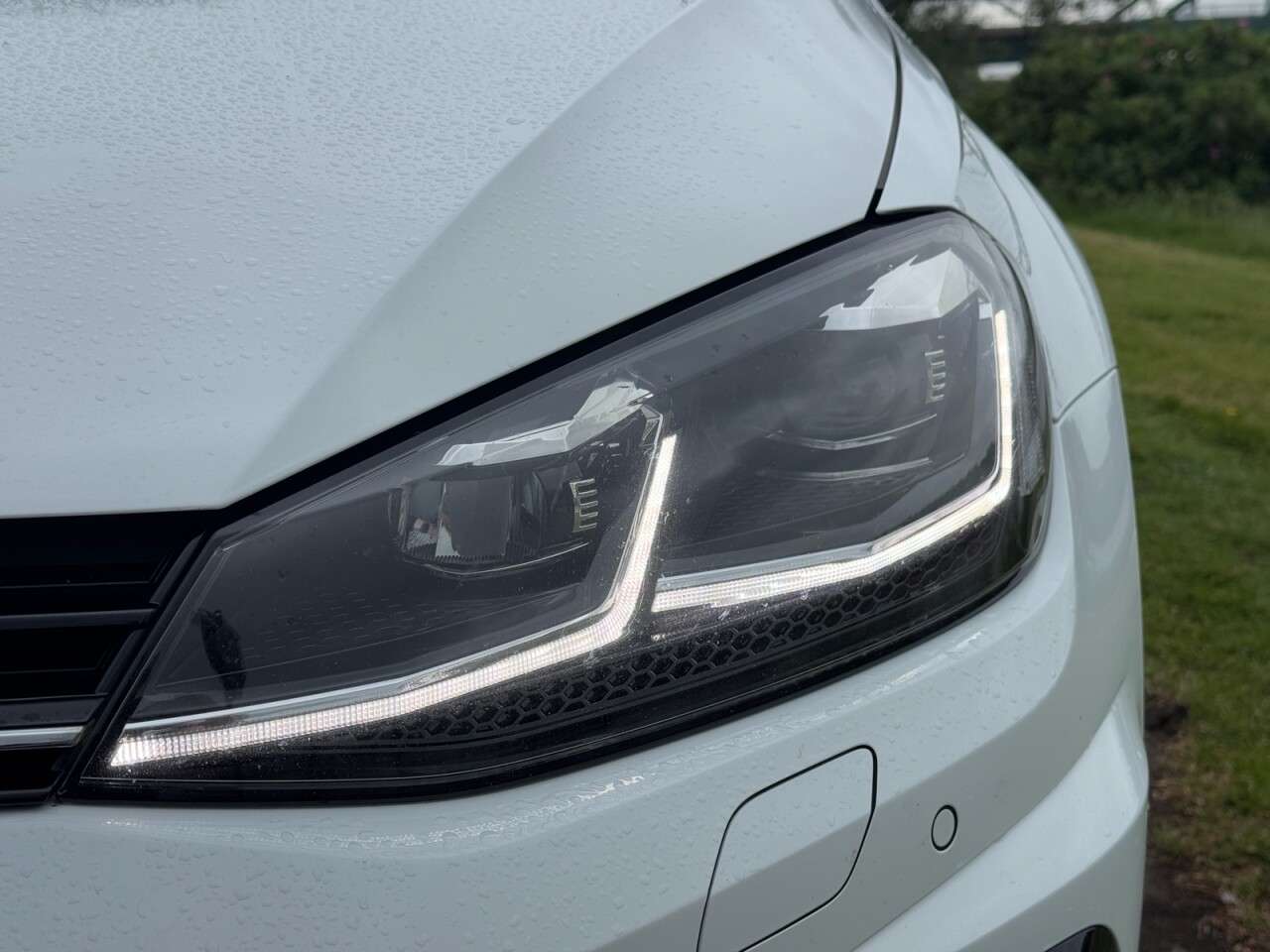 A 2018 VOLKSWAGEN GOLF 2.0 TSI R Hatchback 5dr Petrol DSG 4Motion Euro 6 (s/s) (310 ps) HEATED SEA A 2018 VOLKSWAGEN GOLF 2.0 TSI R Hatchback 5dr Petrol DSG 4Motion Euro 6 (s/s) (310 ps) HEATED SEA
