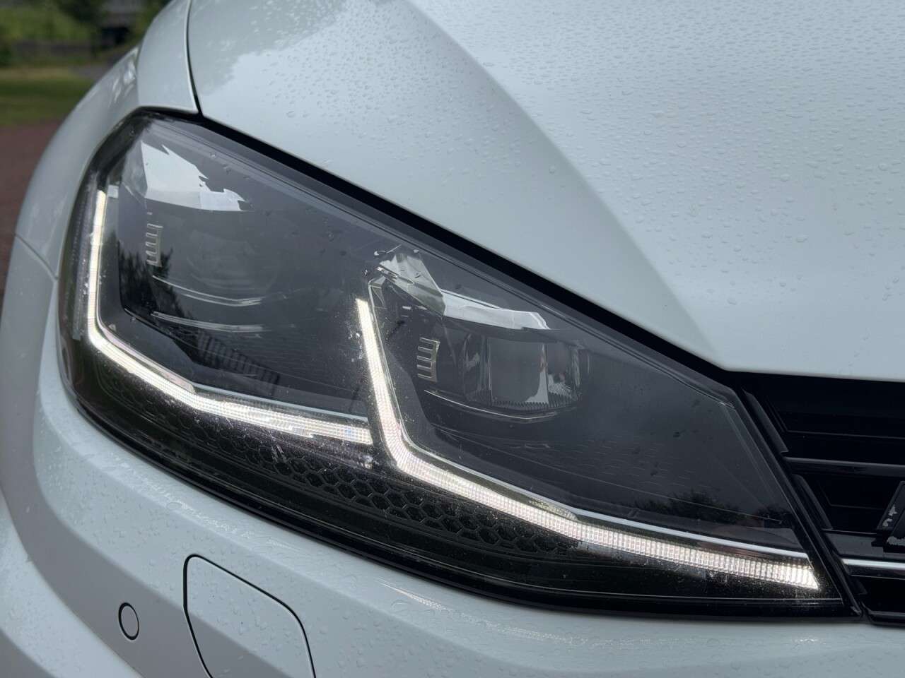 A 2018 VOLKSWAGEN GOLF 2.0 TSI R Hatchback 5dr Petrol DSG 4Motion Euro 6 (s/s) (310 ps) HEATED SEA A 2018 VOLKSWAGEN GOLF 2.0 TSI R Hatchback 5dr Petrol DSG 4Motion Euro 6 (s/s) (310 ps) HEATED SEA