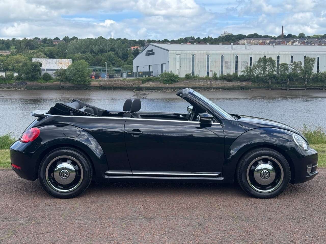 A 2014 VOLKSWAGEN BEETLE 1.2 TSI Design Cabriolet 2dr Petrol Manual Euro 5 (105 ps) A 2014 VOLKSWAGEN BEETLE 1.2 TSI Design Cabriolet 2dr Petrol Manual Euro 5 (105 ps)