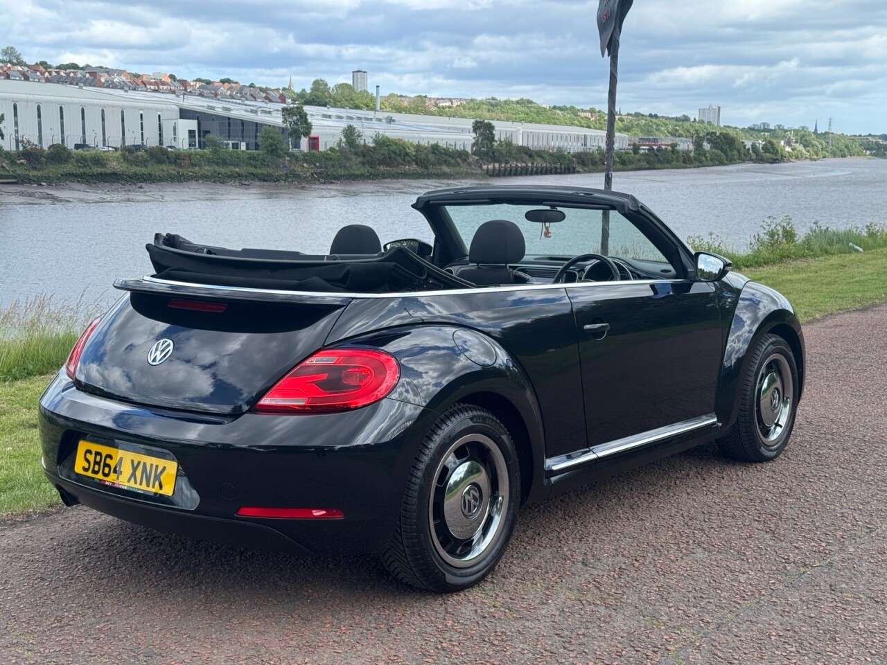 A 2014 VOLKSWAGEN BEETLE 1.2 TSI Design Cabriolet 2dr Petrol Manual Euro 5 (105 ps) A 2014 VOLKSWAGEN BEETLE 1.2 TSI Design Cabriolet 2dr Petrol Manual Euro 5 (105 ps)