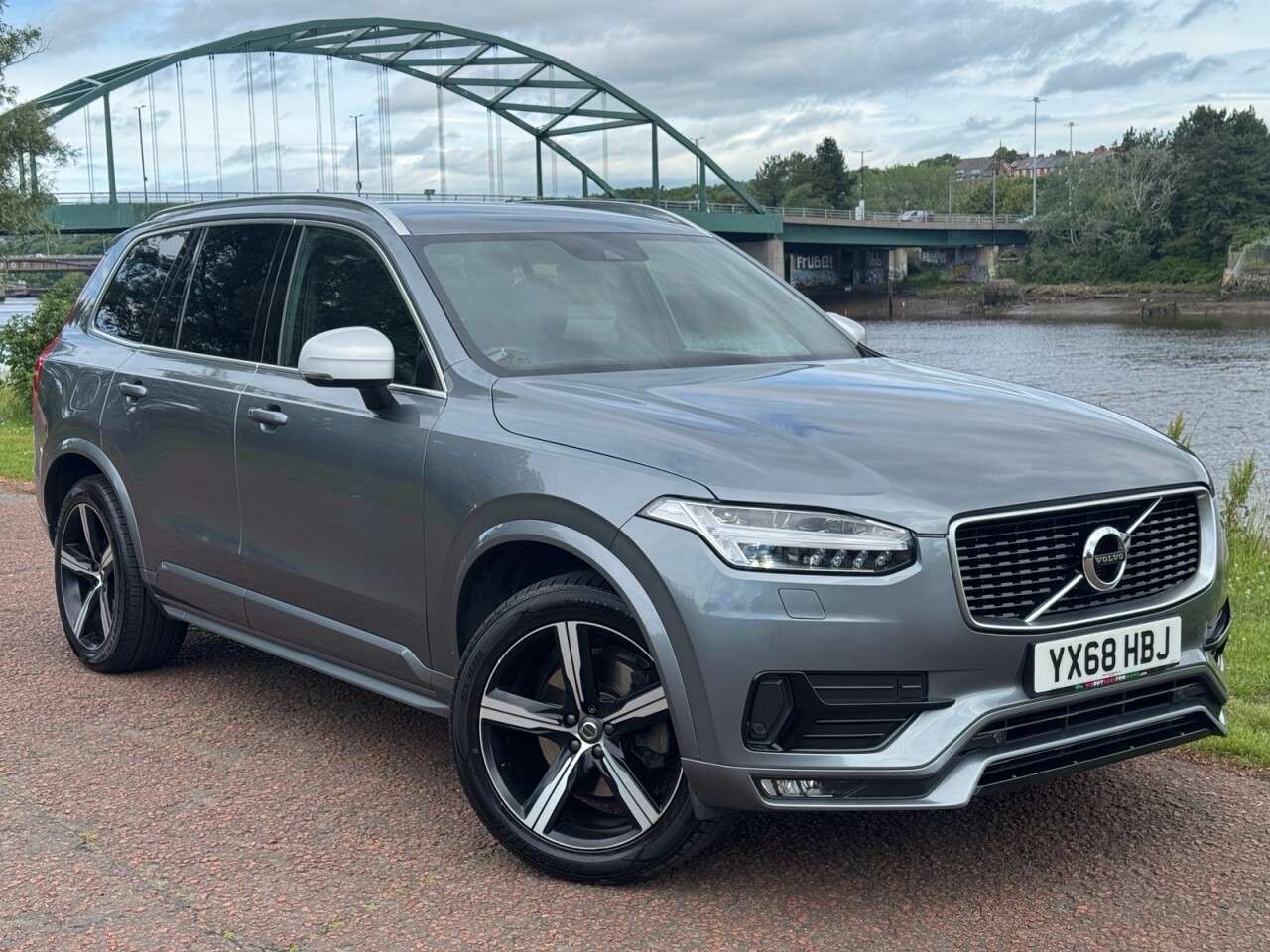 A 2018 VOLVO XC90 2.0 D5 PowerPulse R-Design SUV 5dr Diesel Auto 4WD Euro 6 (s/s) (235 ps) ** A 2018 VOLVO XC90 2.0 D5 PowerPulse R-Design SUV 5dr Diesel Auto 4WD Euro 6 (s/s) (235 ps) **