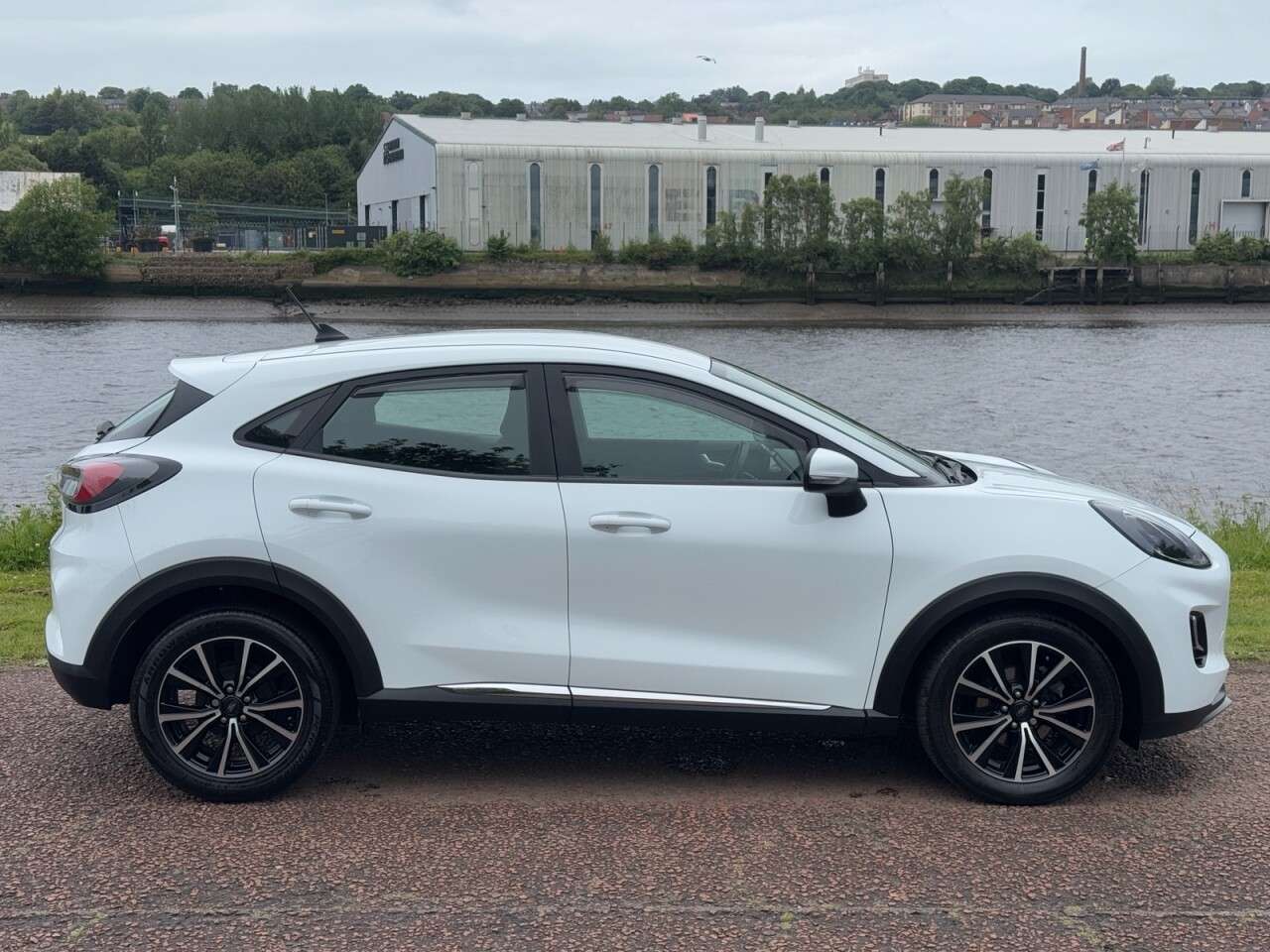 A 2021 FORD PUMA 1.0T EcoBoost MHEV Titanium SUV 5dr Petrol Manual Euro 6 (s/s) (125 ps) DIA A 2021 FORD PUMA 1.0T EcoBoost MHEV Titanium SUV 5dr Petrol Manual Euro 6 (s/s) (125 ps) DIA