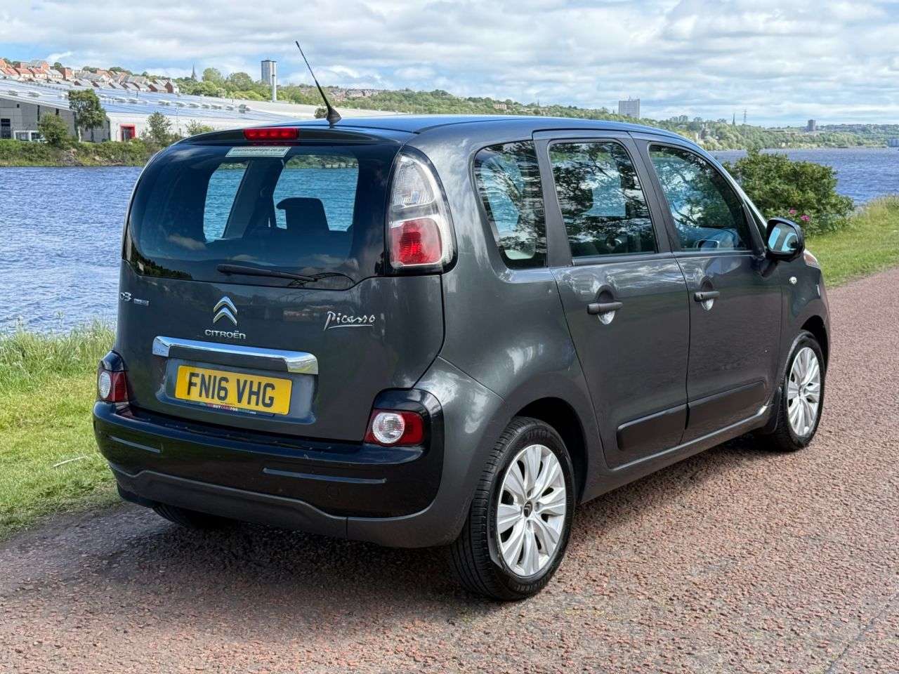A 2016 CITROEN C3 PICASSO 1.6 BlueHDi VTR+ MPV 5dr Diesel Manual Euro 6 (100 ps) GREAT VALUE FOR MONE A 2016 CITROEN C3 PICASSO 1.6 BlueHDi VTR+ MPV 5dr Diesel Manual Euro 6 (100 ps) GREAT VALUE FOR MONE
