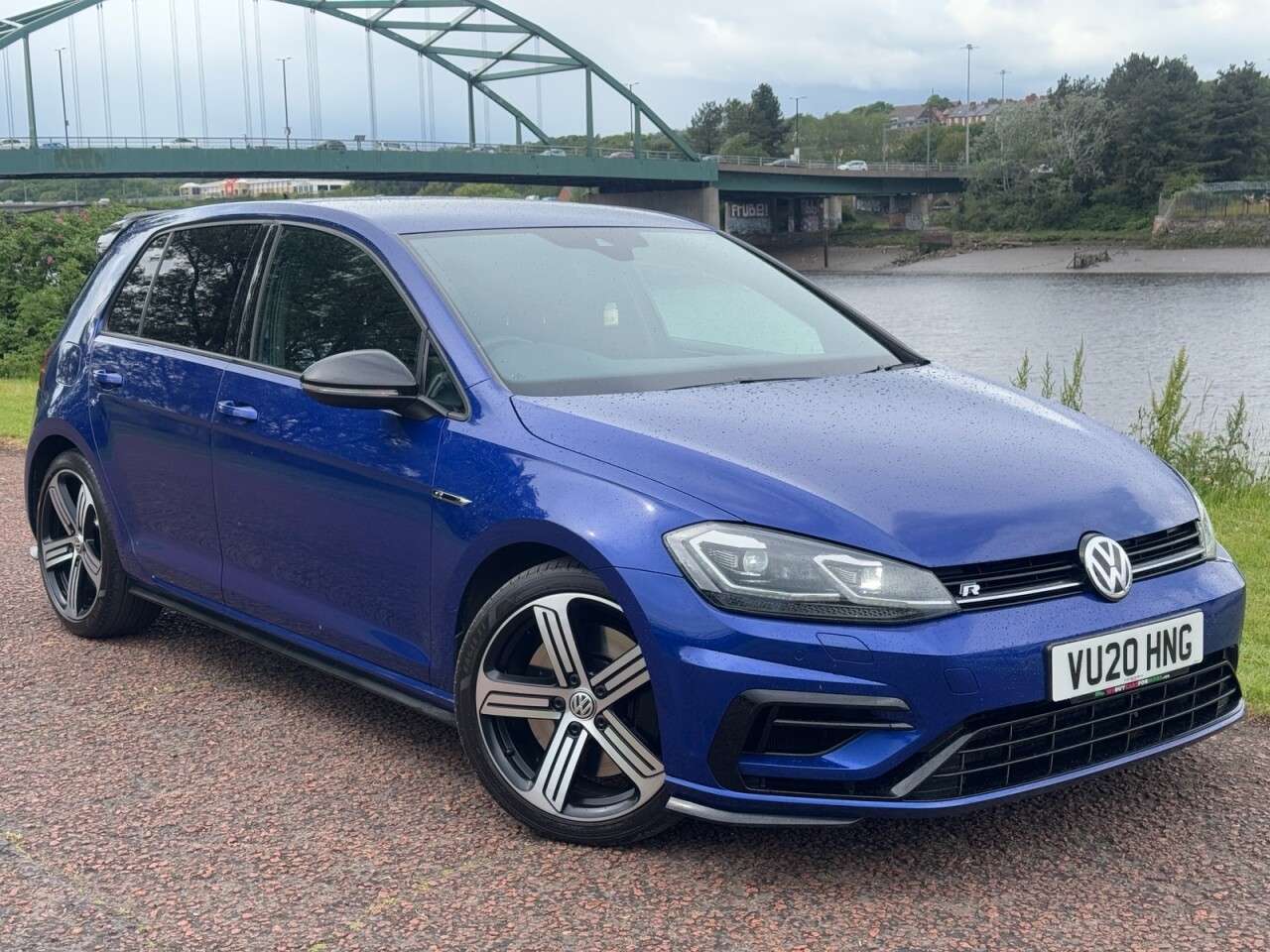 A 2020 VOLKSWAGEN GOLF 2.0 TSI R Hatchback 5dr Petrol DSG 4Motion Euro 6 (s/s) (300 ps) ***APPLE C A 2020 VOLKSWAGEN GOLF 2.0 TSI R Hatchback 5dr Petrol DSG 4Motion Euro 6 (s/s) (300 ps) ***APPLE C