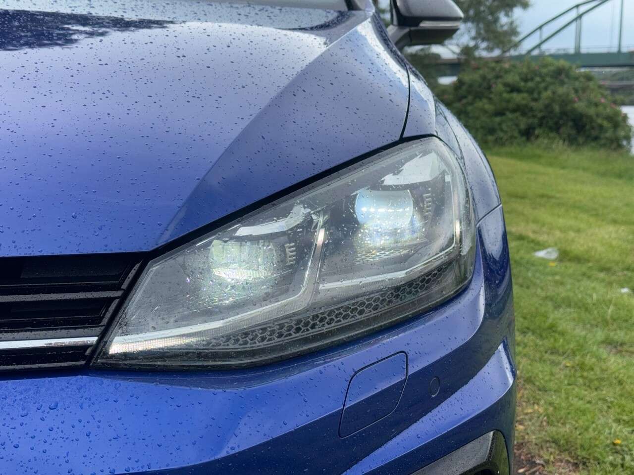 A 2020 VOLKSWAGEN GOLF 2.0 TSI R Hatchback 5dr Petrol DSG 4Motion Euro 6 (s/s) (300 ps) ***APPLE C A 2020 VOLKSWAGEN GOLF 2.0 TSI R Hatchback 5dr Petrol DSG 4Motion Euro 6 (s/s) (300 ps) ***APPLE C