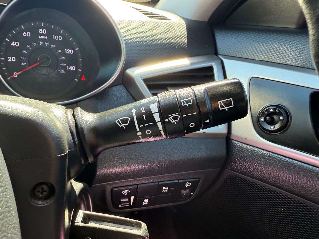 2012 HYUNDAI VELOSTER 2012 HYUNDAI VELOSTER