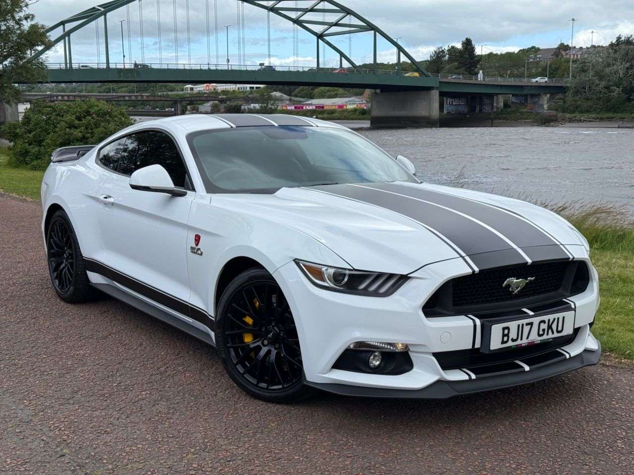 A 2017 FORD MUSTANG 5.0 V8 GT Fastback 2dr Petrol SelShift Euro 6 (416 bhp) **PIRELLI P ZERO TY A 2017 FORD MUSTANG 5.0 V8 GT Fastback 2dr Petrol SelShift Euro 6 (416 bhp) **PIRELLI P ZERO TY