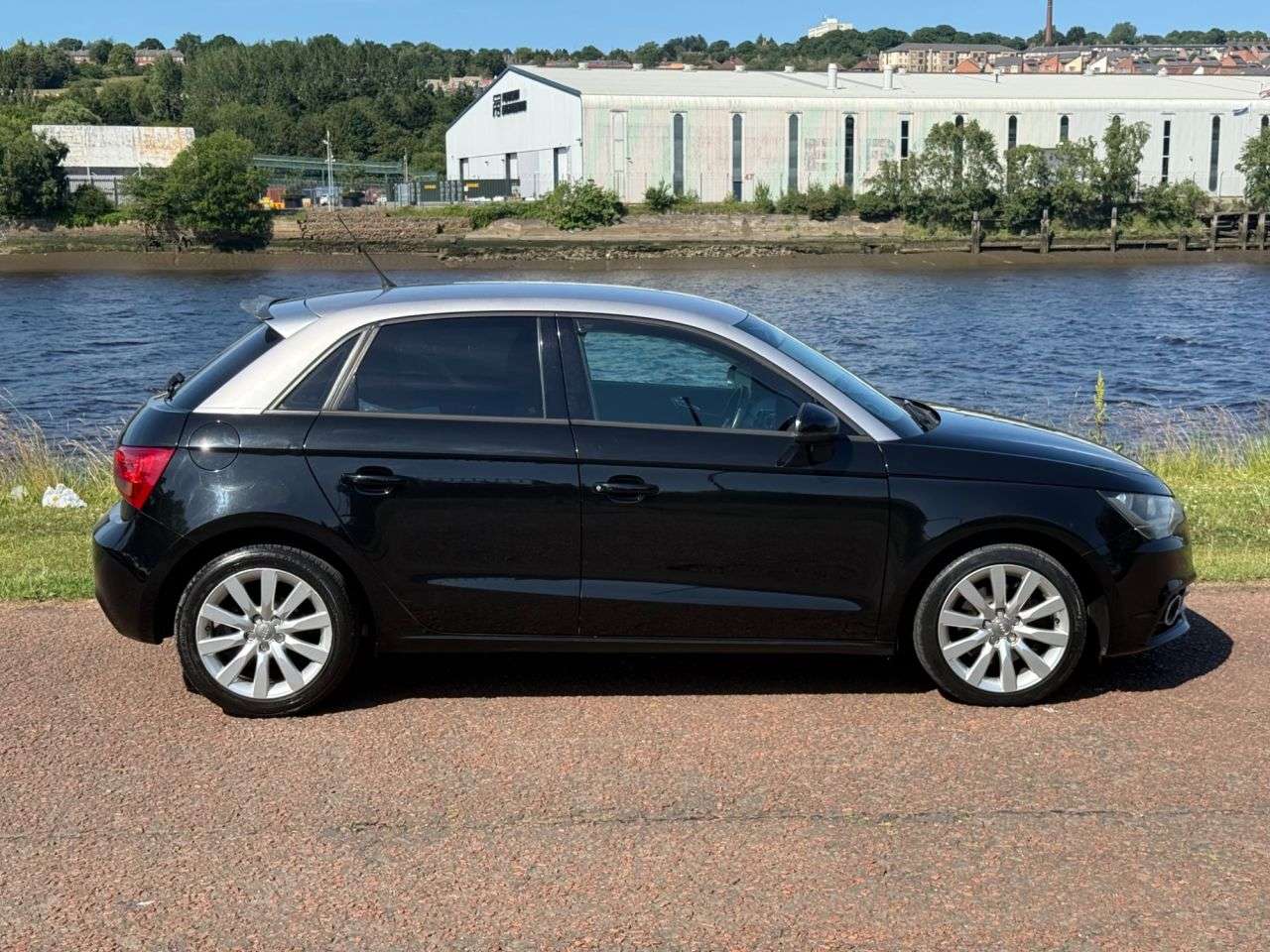 A 2014 AUDI A1 1.6 TDI Sport Sportback 5dr Diesel Manual Euro 5 (s/s) (105 ps) **SAT NAV** A 2014 AUDI A1 1.6 TDI Sport Sportback 5dr Diesel Manual Euro 5 (s/s) (105 ps) **SAT NAV**