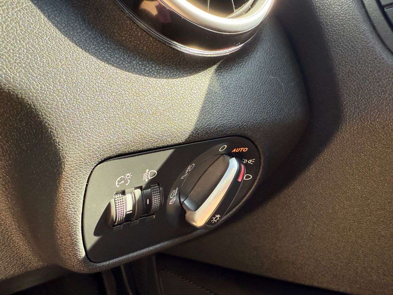 2014 AUDI A1 2014 AUDI A1