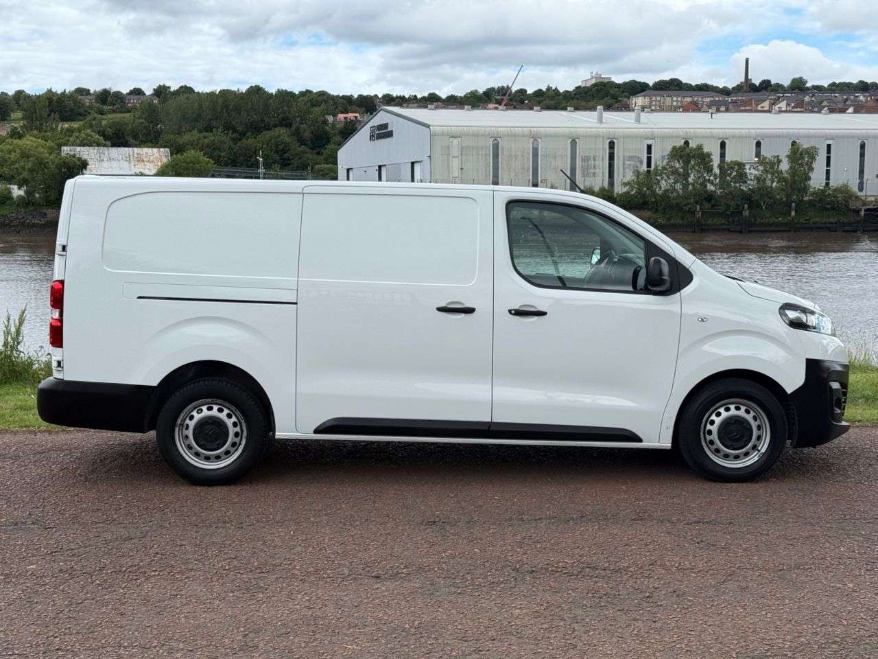 A 2021 CITROEN DISPATCH 1.5 BlueHDi 1200 Enterprise XL Panel Van 6dr Diesel Manual FWD 3 Euro 6 (s/ A 2021 CITROEN DISPATCH 1.5 BlueHDi 1200 Enterprise XL Panel Van 6dr Diesel Manual FWD 3 Euro 6 (s/
