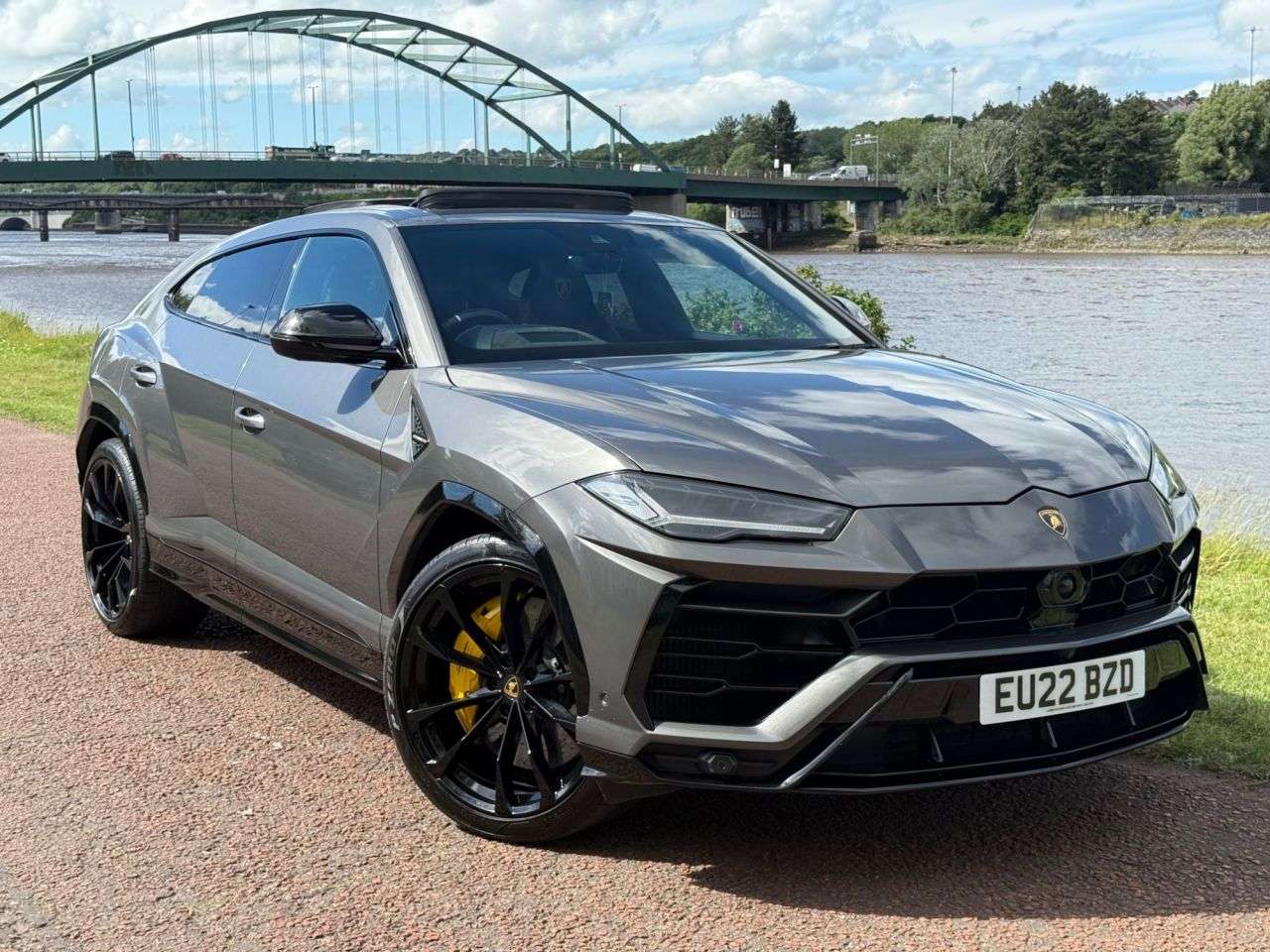 A 2022 LAMBORGHINI URUS 4.0T FSI V8 5dr Auto **B&O SOUND SYSTEM** A 2022 LAMBORGHINI URUS 4.0T FSI V8 5dr Auto **B&O SOUND SYSTEM**