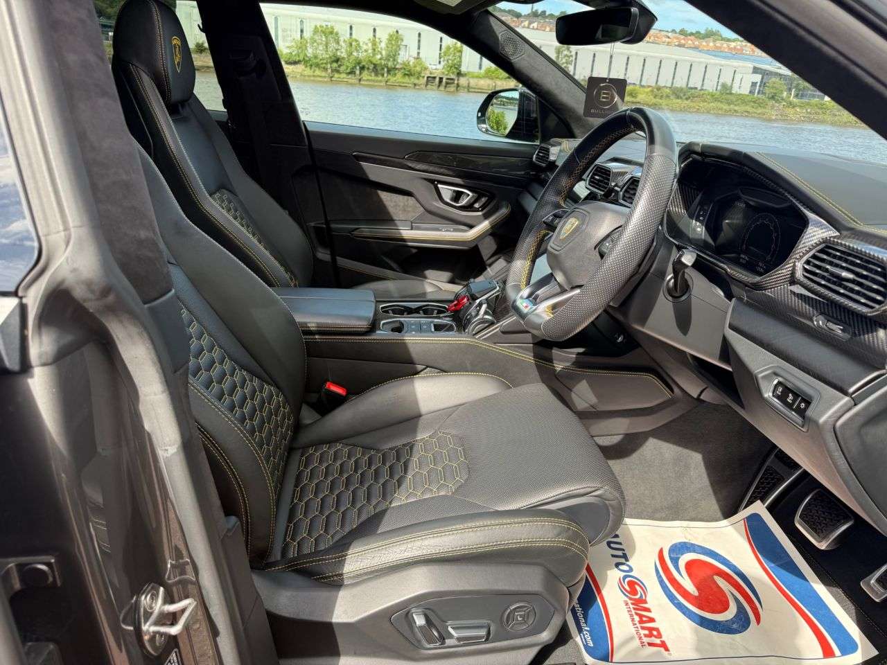 2022 LAMBORGHINI URUS 2022 LAMBORGHINI URUS