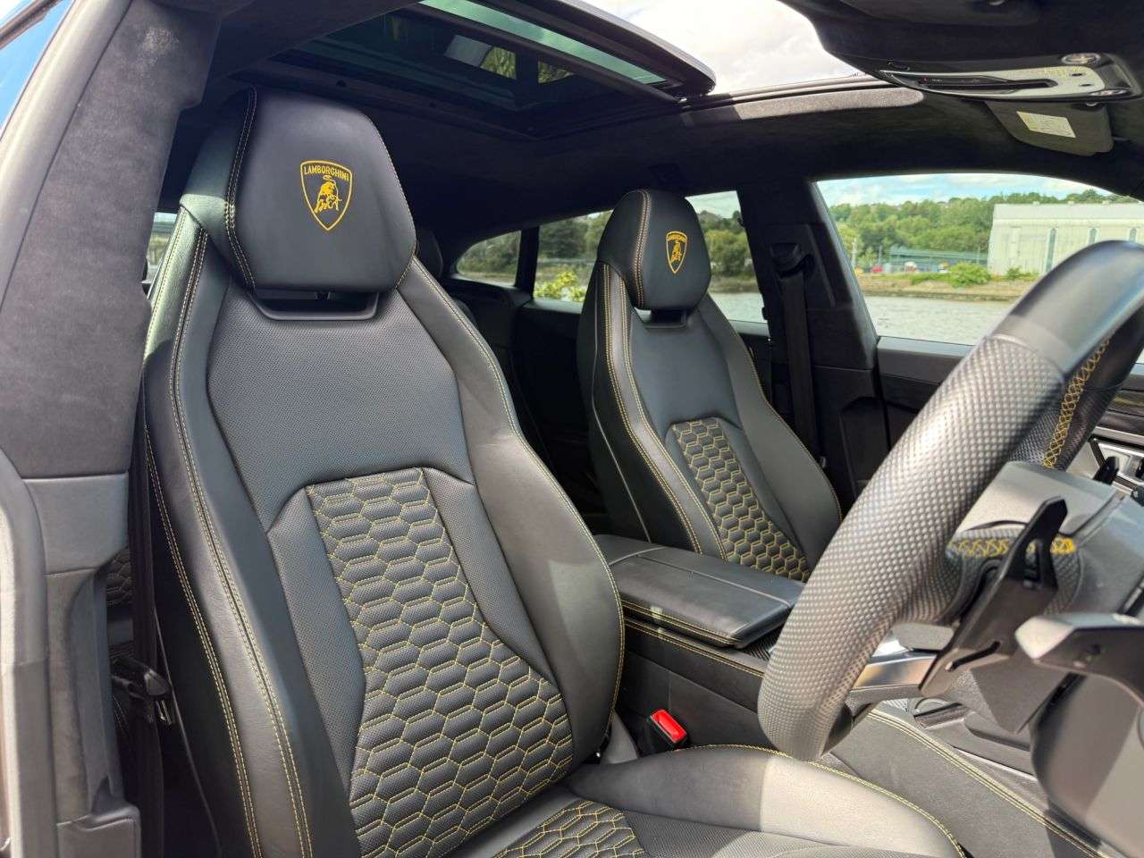 2022 LAMBORGHINI URUS 2022 LAMBORGHINI URUS