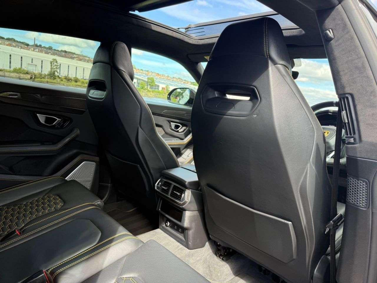 2022 LAMBORGHINI URUS 2022 LAMBORGHINI URUS